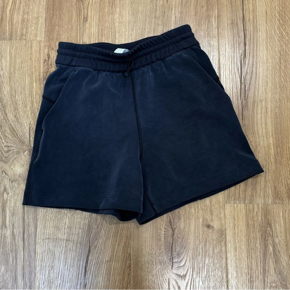 Lululemon Softstreme Shorts *Black